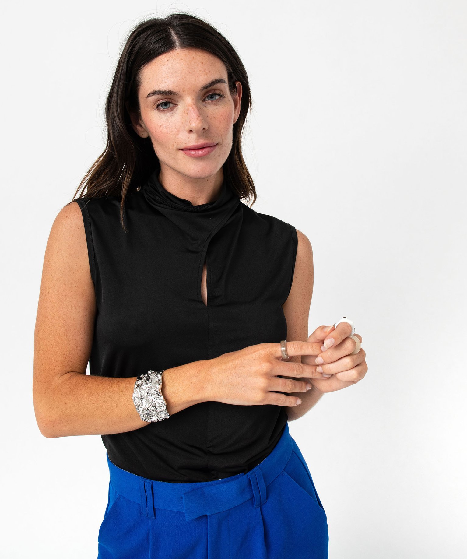 Débardeur décolleté fantaisie en matière extensible sati... noir | GEMO