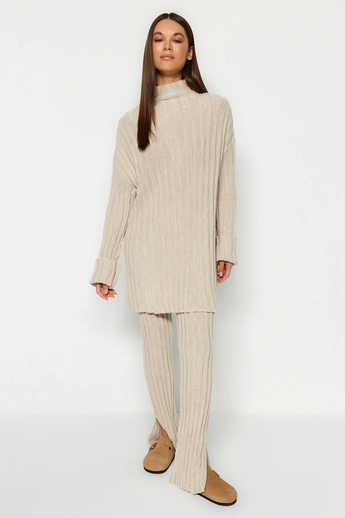 Trendyol Collection  Stone Corded Basic Pants Strickoberteil und -unterteil-Set TWOAW24AU00013