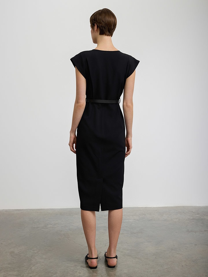 BGN Kleid in Schwarz günstig kaufen