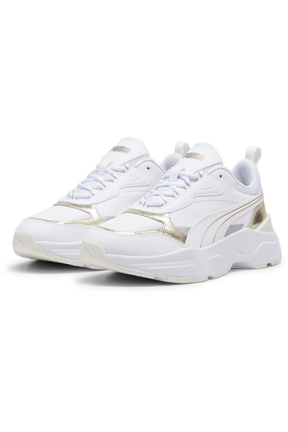 Puma  Sneaker „Cassia“ mit Metallic-Glanz