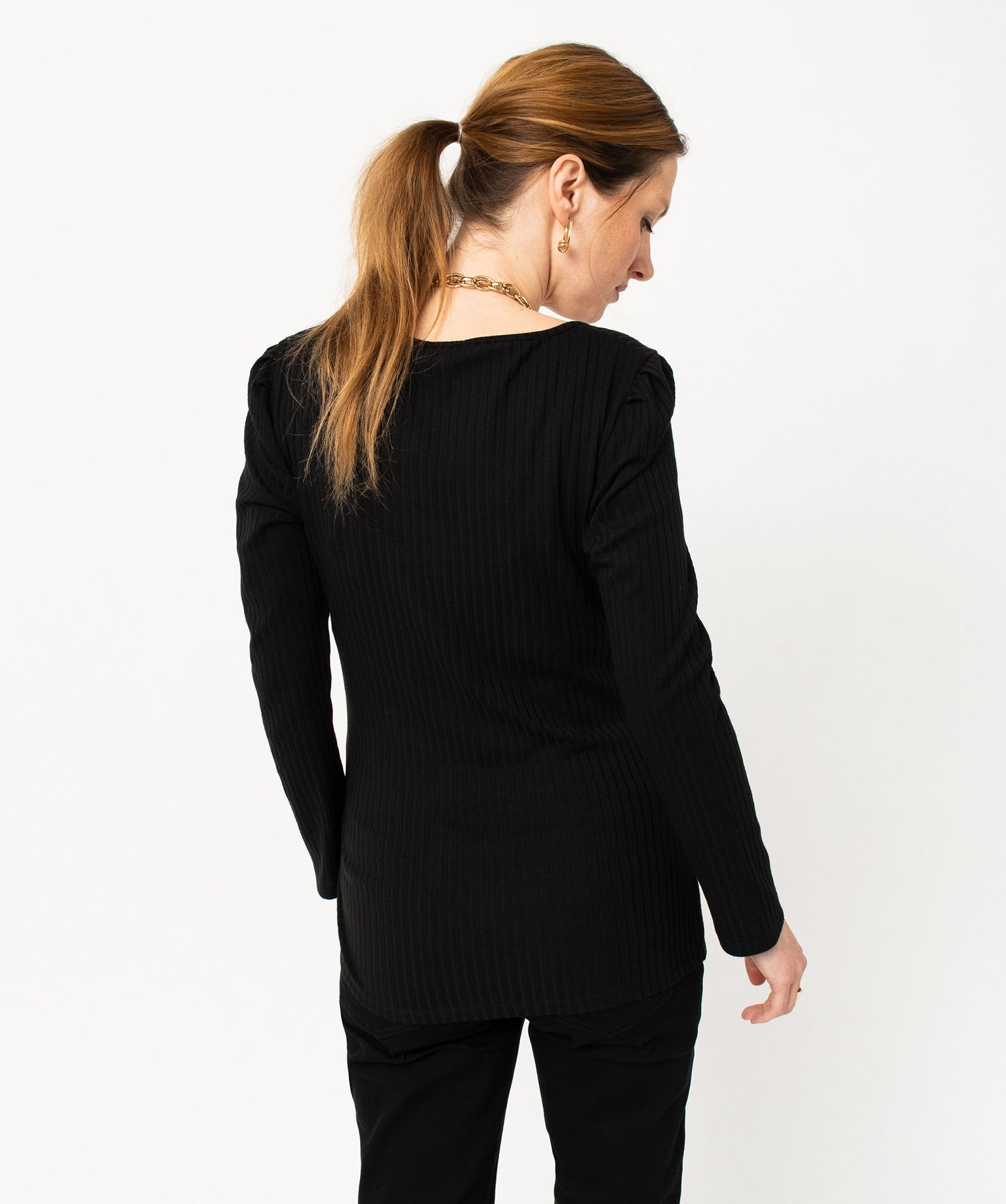 Tee-shirt de grossesse à manches longues et col carré noir | GEMO