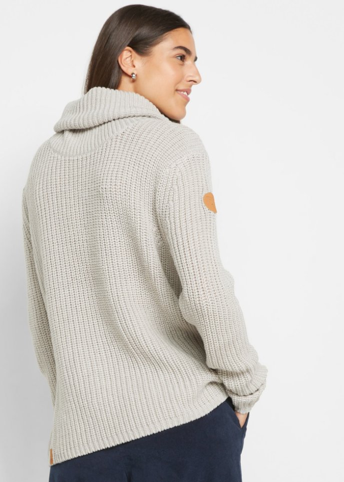 Grober Strickpullover mit weitem Kragen