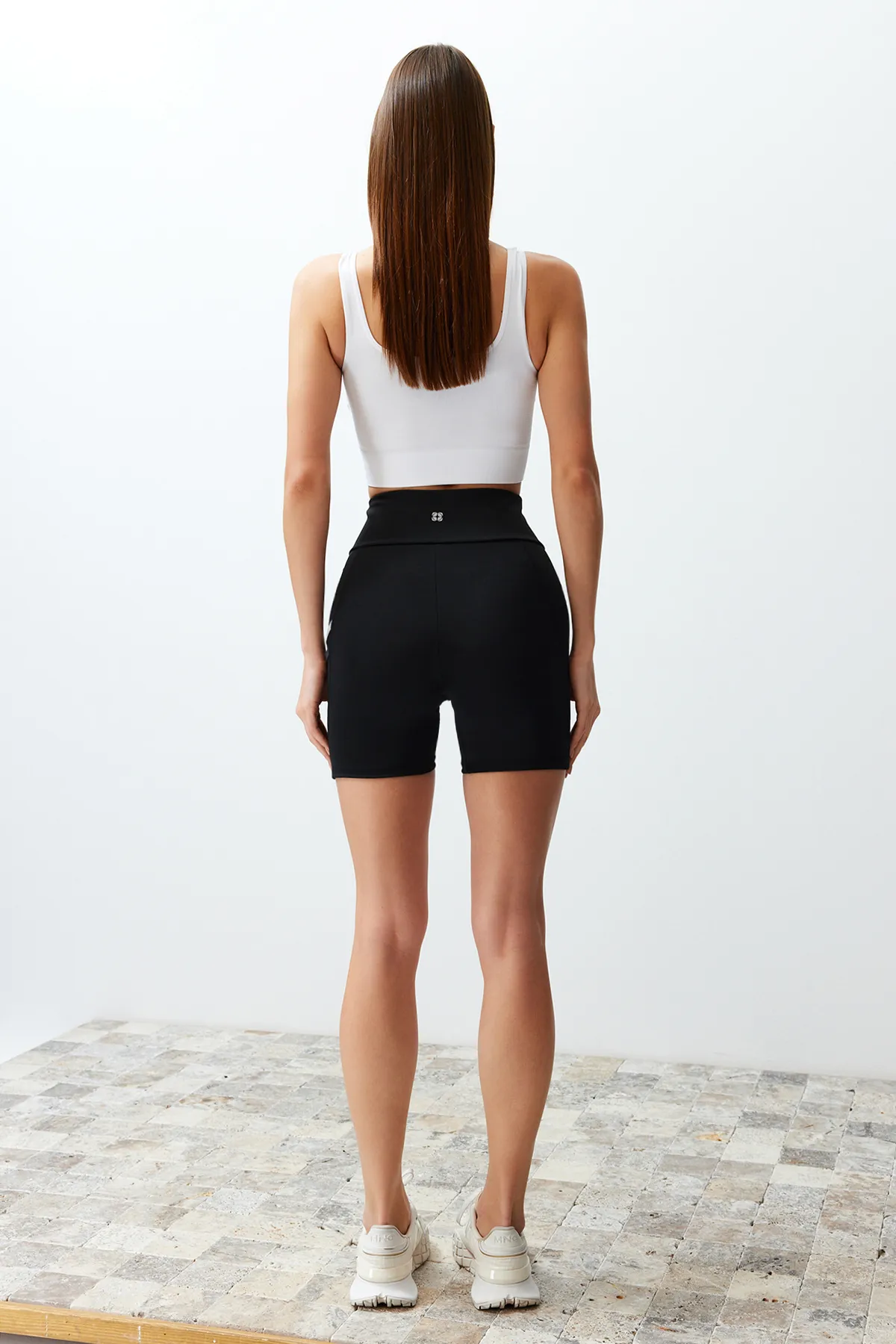 Trendyol Collection  Schwarze Restorer-Tüll-Tasche und Reflektor-Print, gestrickte Sportshorts/kurze Leggings THMSS24TY00023