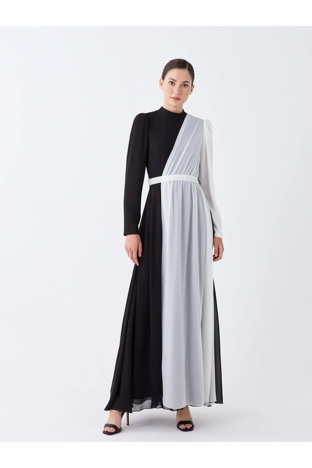 LC Waikiki  Langärmliges Damenkleid mit hohem Kragen und Farbblockdesign