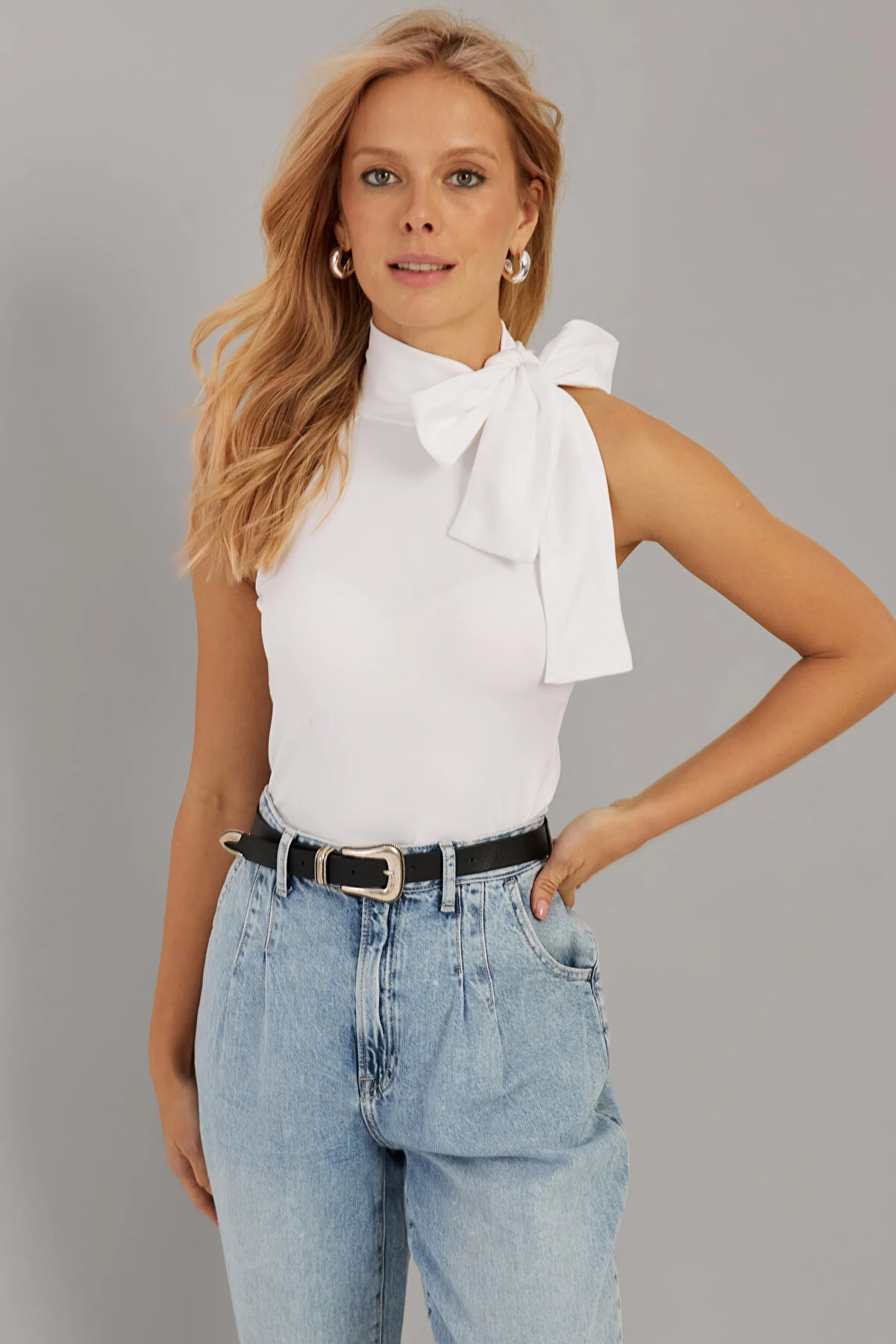 Cool & Sexy  Weiße Damenbluse mit Schleife EY2726