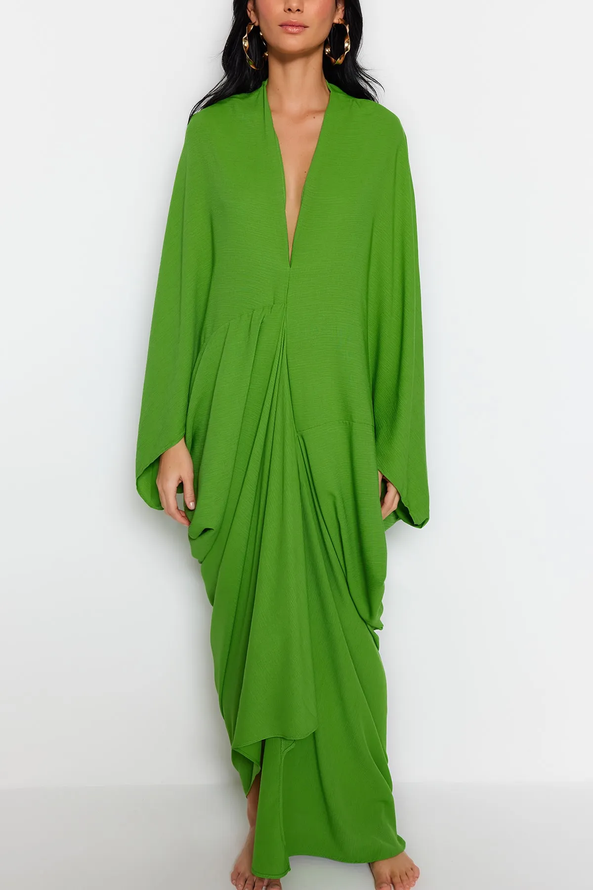 Trendyol Collection  Khakifarbenes, gewebtes, gerafftes Strandkleid mit weiter Passform TBESS23EL00274