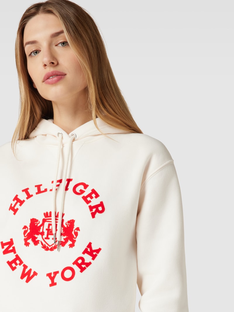Hoodie mit Label-Print Modell 'VARSITY' in ecru