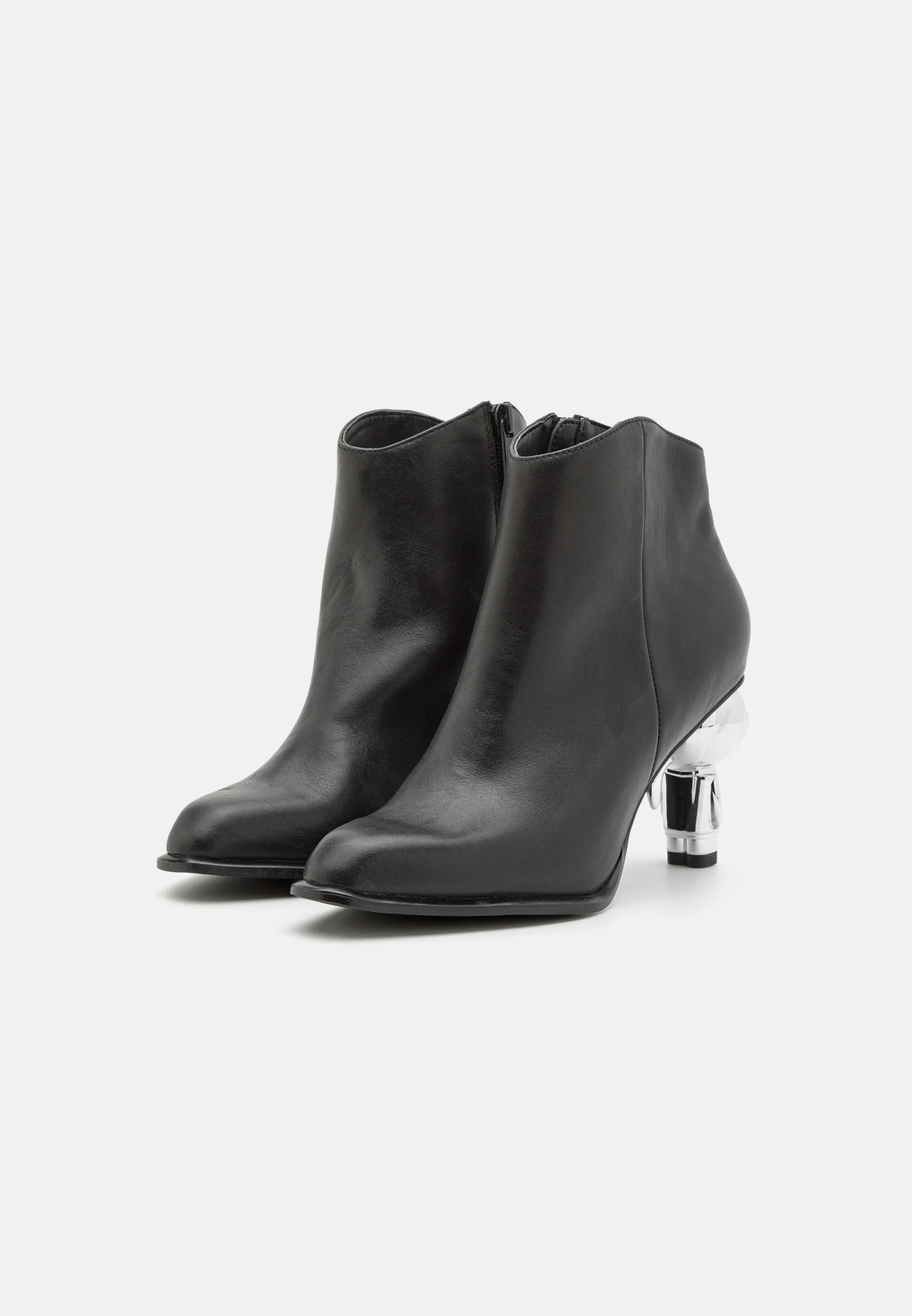 BOTINES CORTOS CON CREMALLERA Y TACÓN IKON DE KARL LAGERFELD - Botines