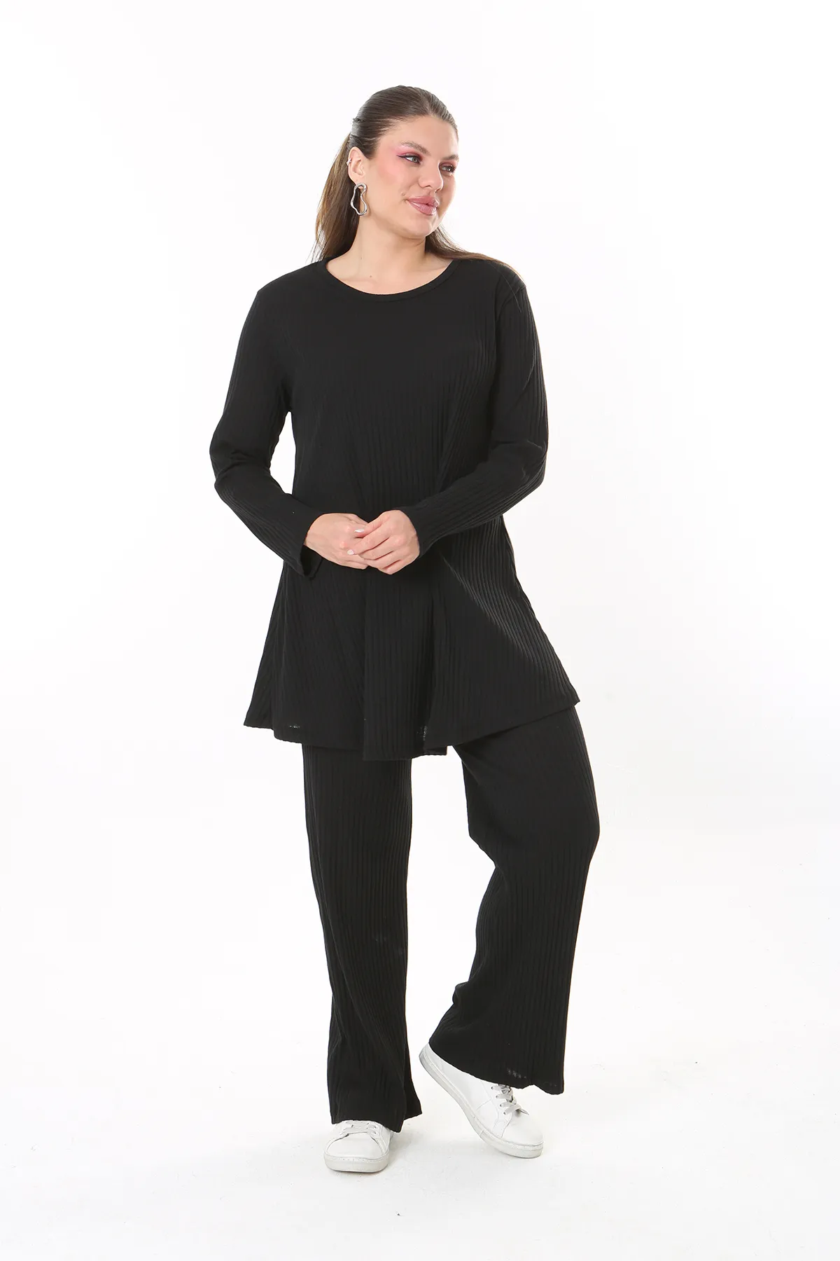 Şans  Damen-Set mit schwarzer Bluse und Hose in Übergröße 65N37701
