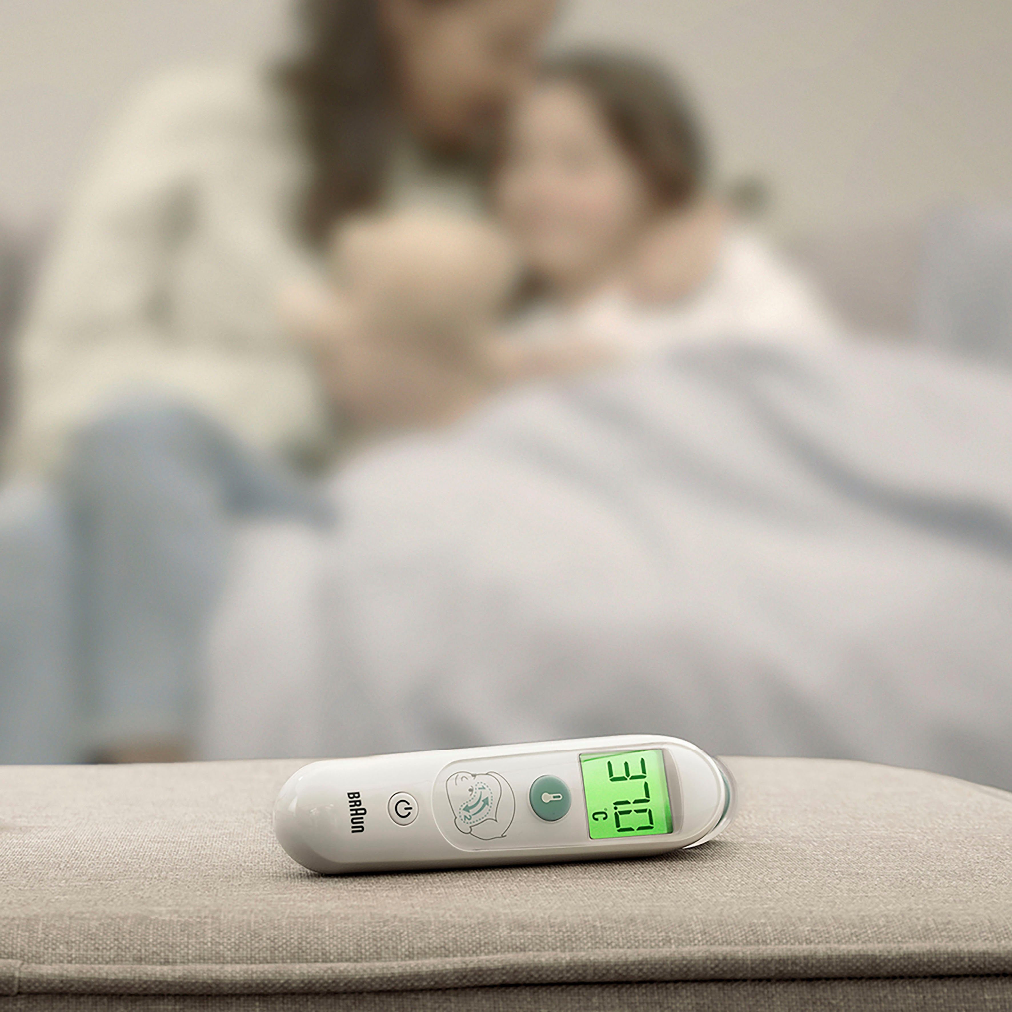 Braun Fieberthermometer TempleSwipe™ Stirnthermometer​ - BST200, Geeignet für alle Altersgruppen​: Säuglinge, Kinder und Erwachsene