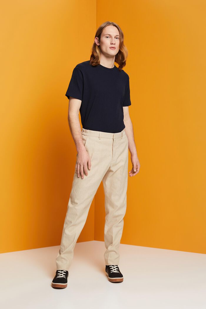 Schmal geschnittene Hose aus Baumwoll-Leinen-Mix