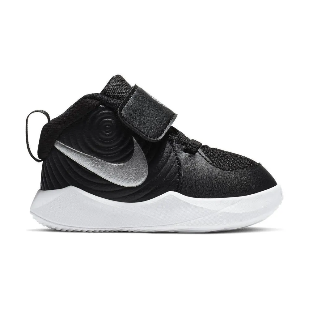 Nike Team Hustle D 9 AQ4226-001 / schwarz
