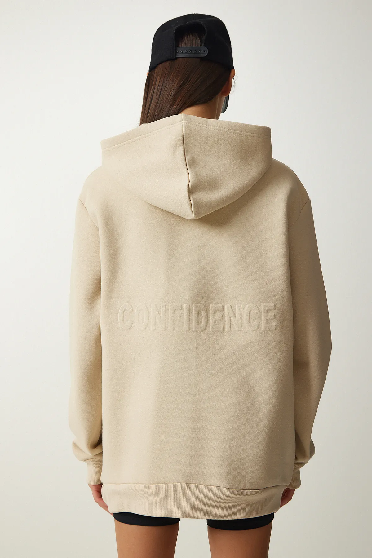 Happiness İstanbul  Beigefarbenes Damen-Sweatshirt mit Schalkragen und Kapuze OW00009