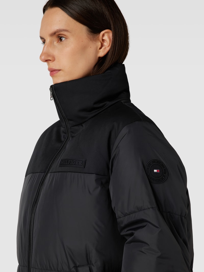 Steppmantel mit Label-Patch Modell 'NEW YORK' in schwarz