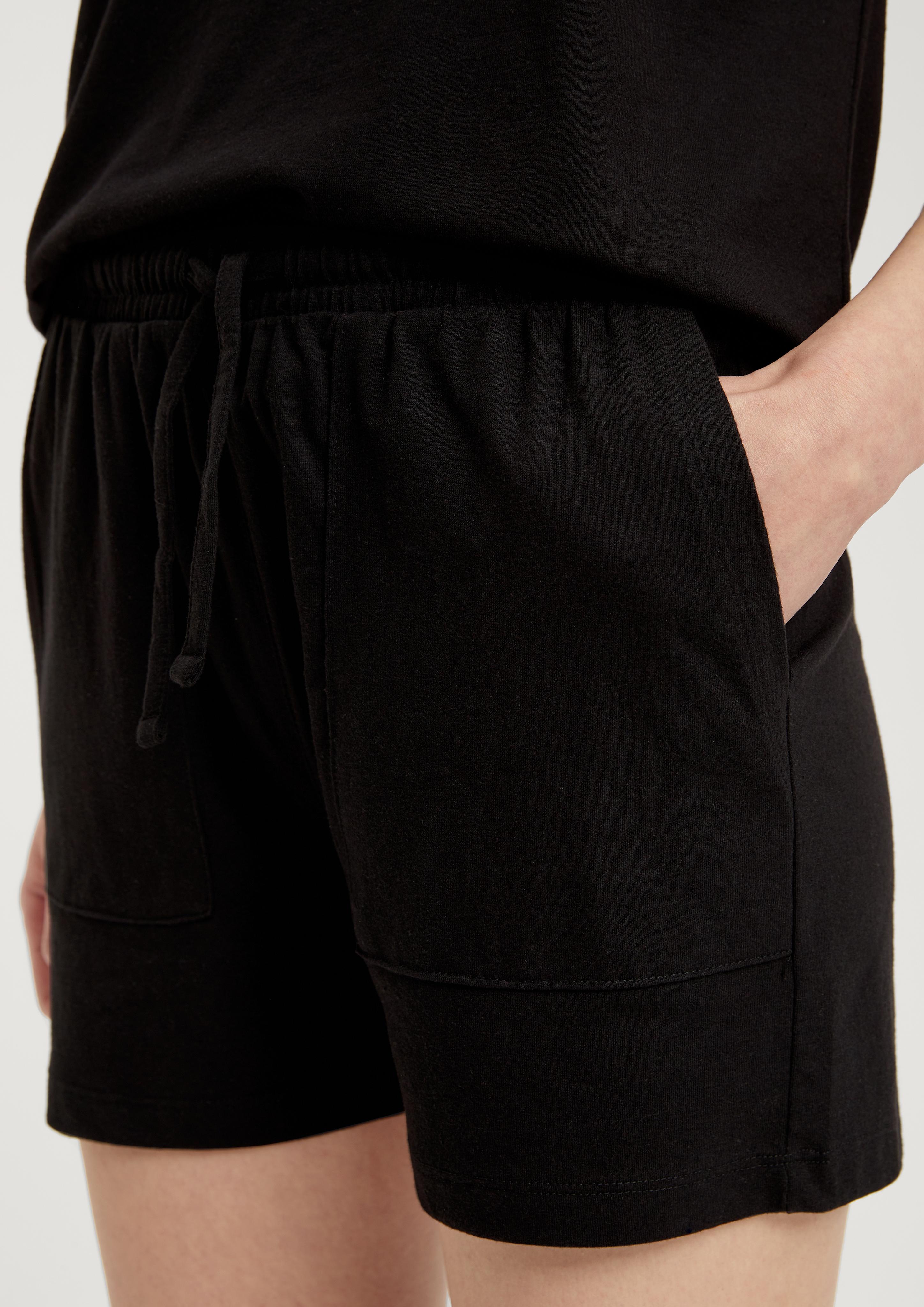 Relaxed: Shorts aus Baumwollmix  2132011-9999