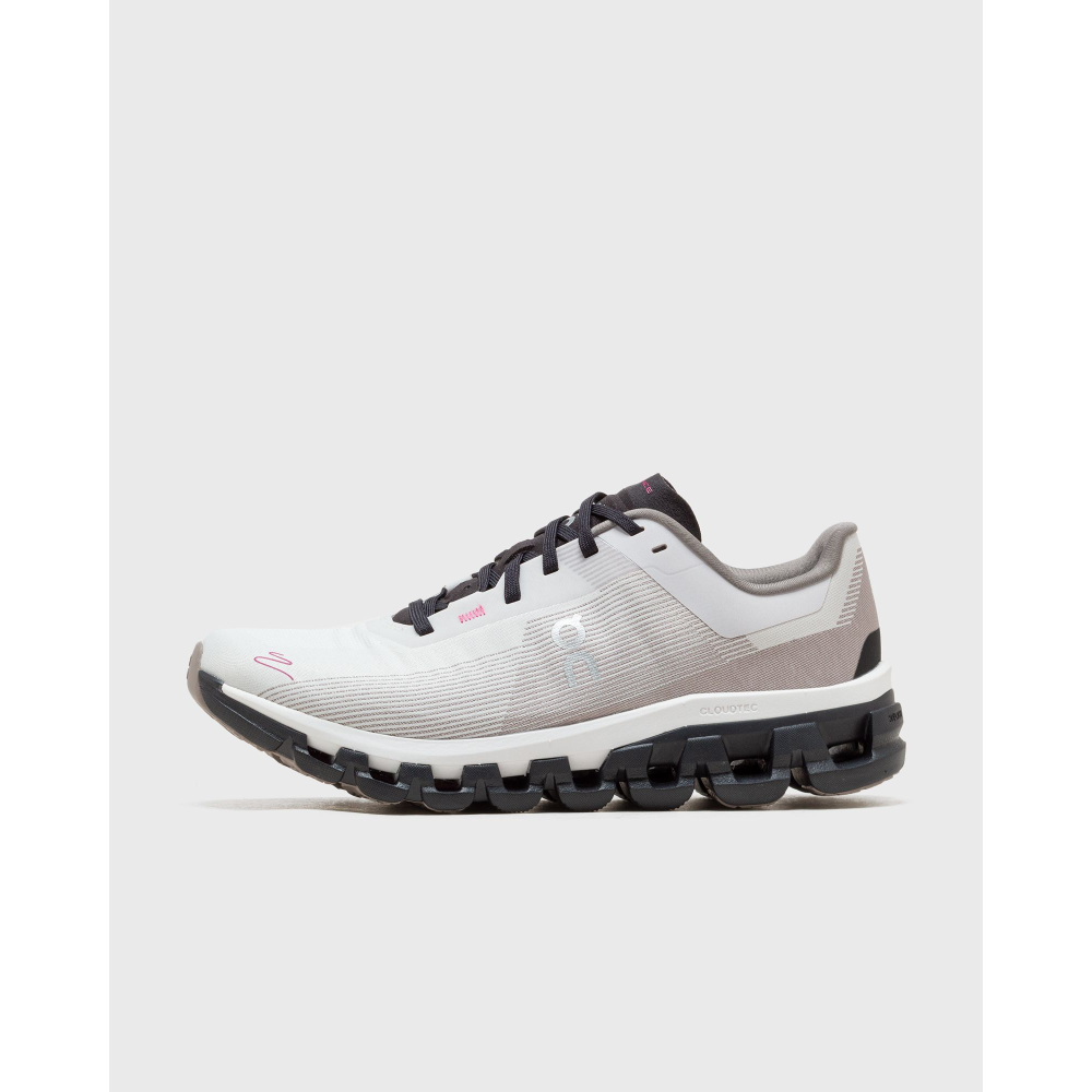 ON Cloudflow 4 Distance 3MD30340462 / weiss