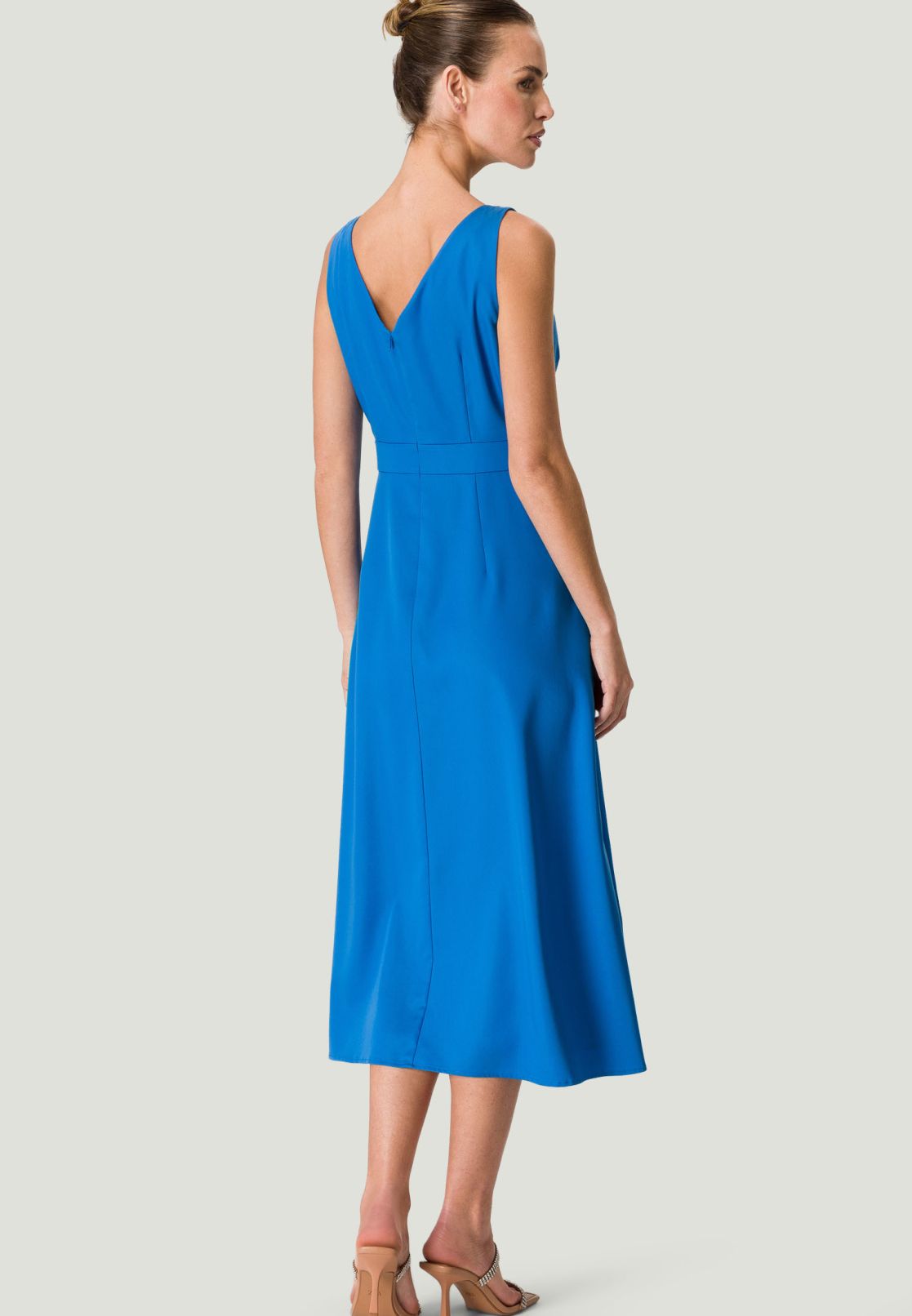 Midikleid mit Rückenausschnitt