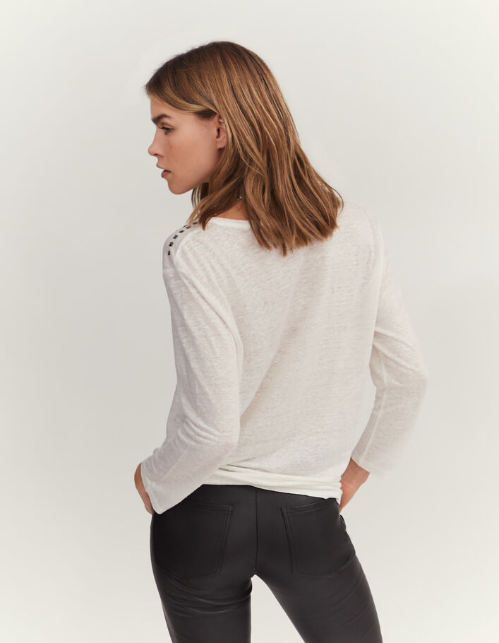 Tee-shirt blanc cassé en lin foil clous bijoux femme