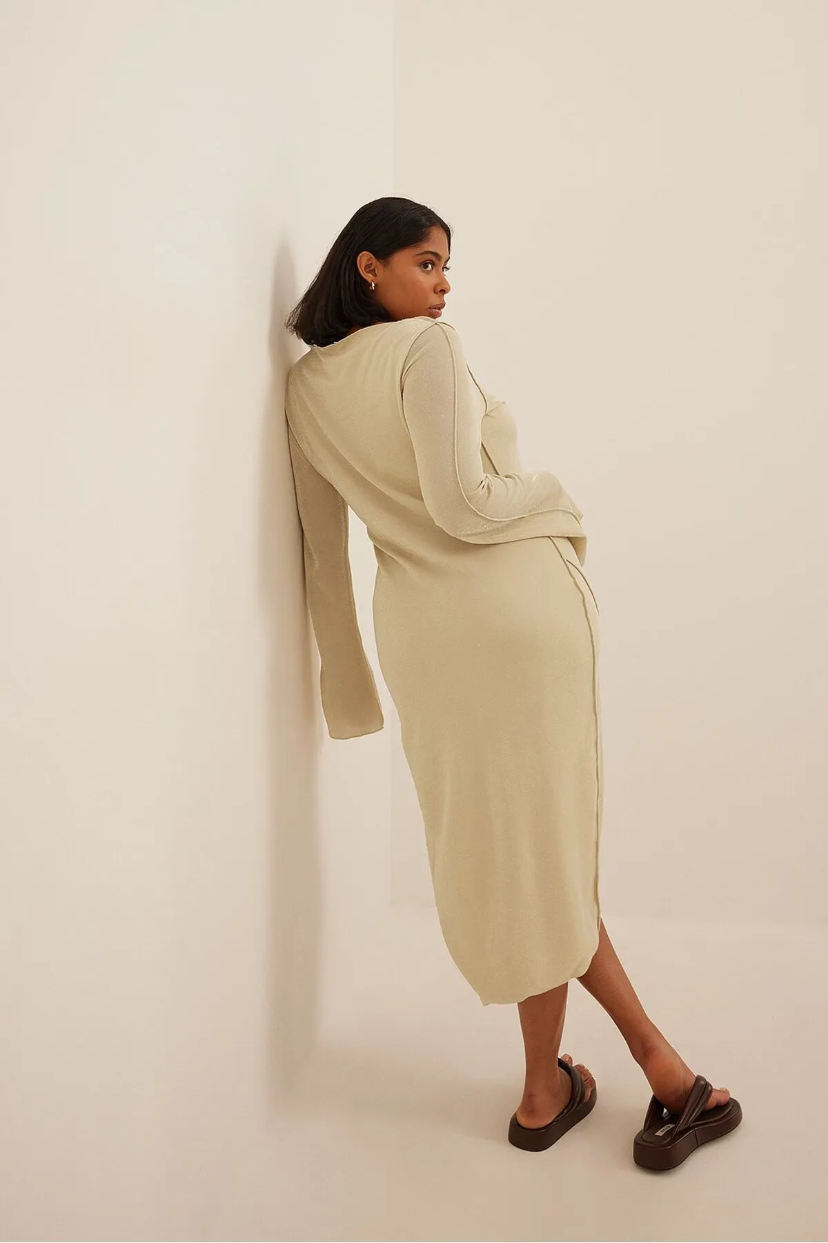 NA-KD  Asymmetrisches Lurex-Minikleid