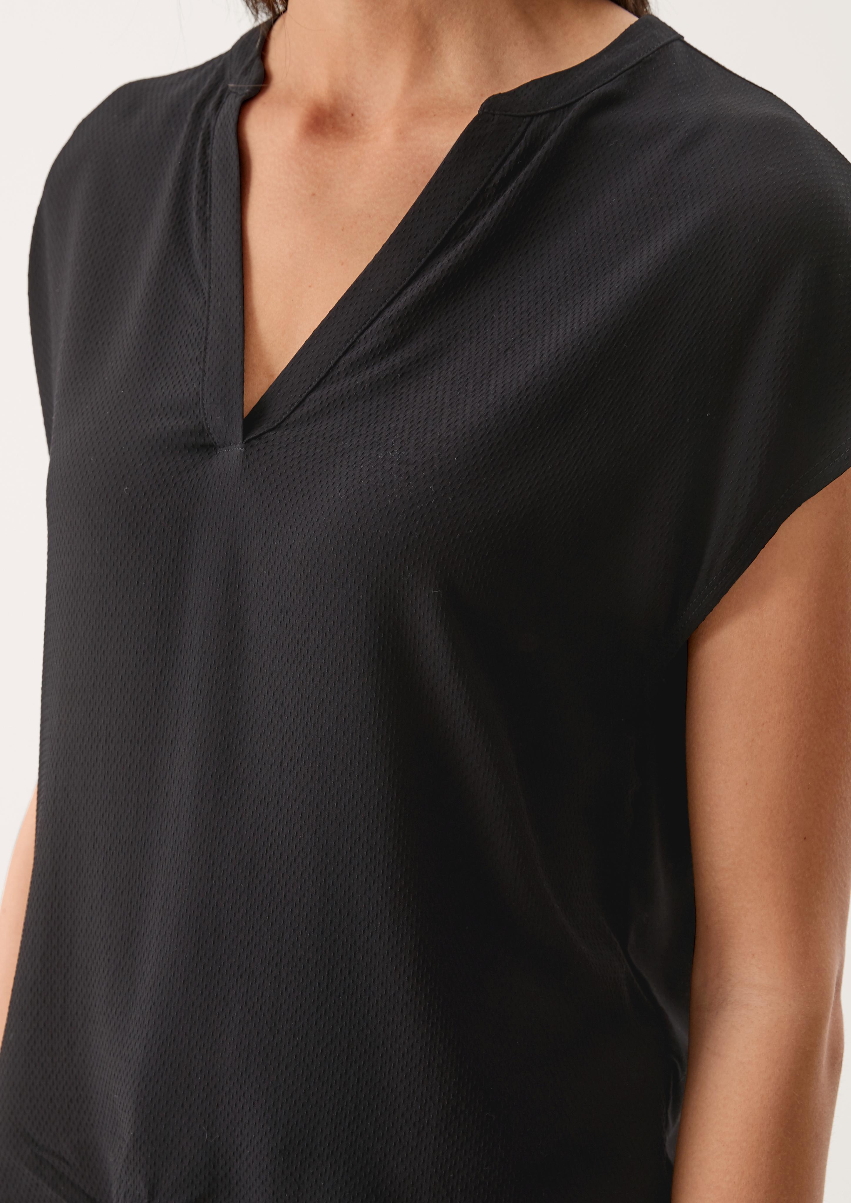 Viskoseshirt mit V-Neck  2112033-9999