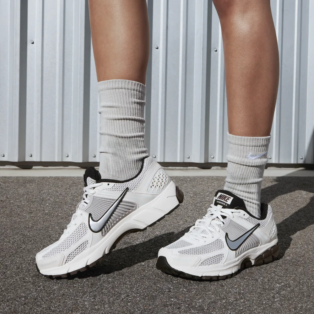 Nike Zoom Vomero 5 FJ2028-001 / weiss