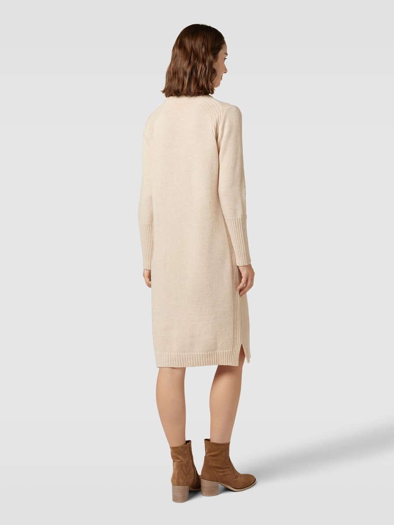 Knielanges Strickkleid mit Stehkragen in sand