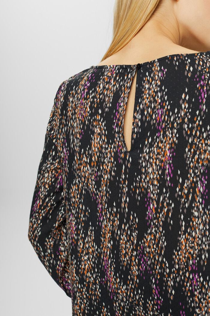 Bluse mit Muster und Cut-out am Ärmel