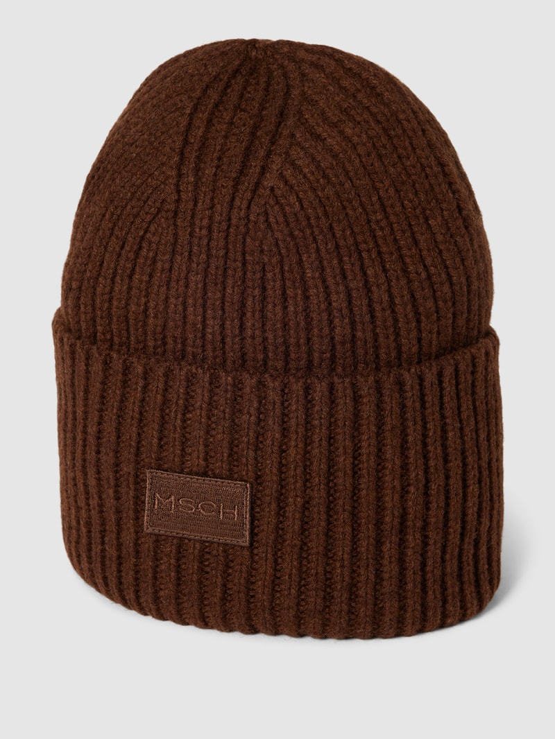 Beanie mit Label-Patch Modell 'Kara' in mittelbraun