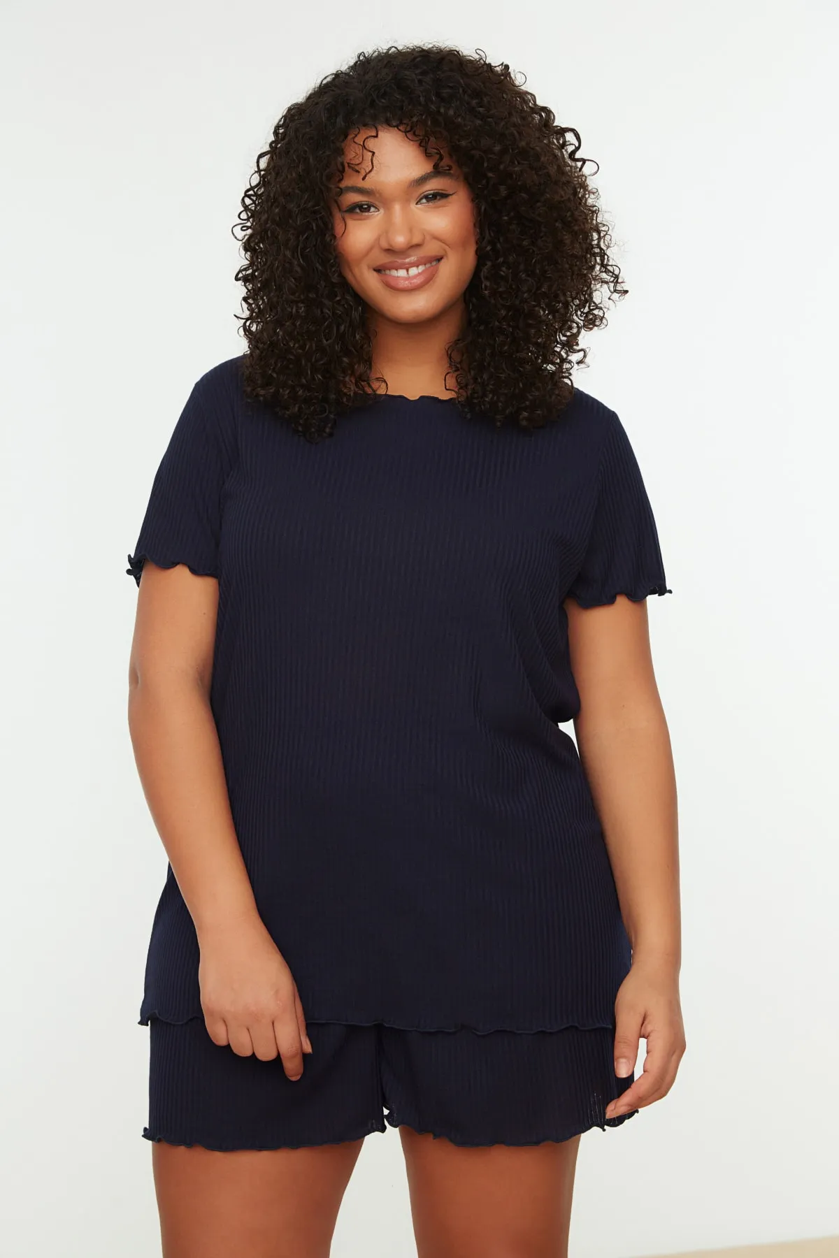Trendyol Curve  Marineblaues Strick-Pyjama-Set mit Rundhalsausschnitt TBSSS22PT0216