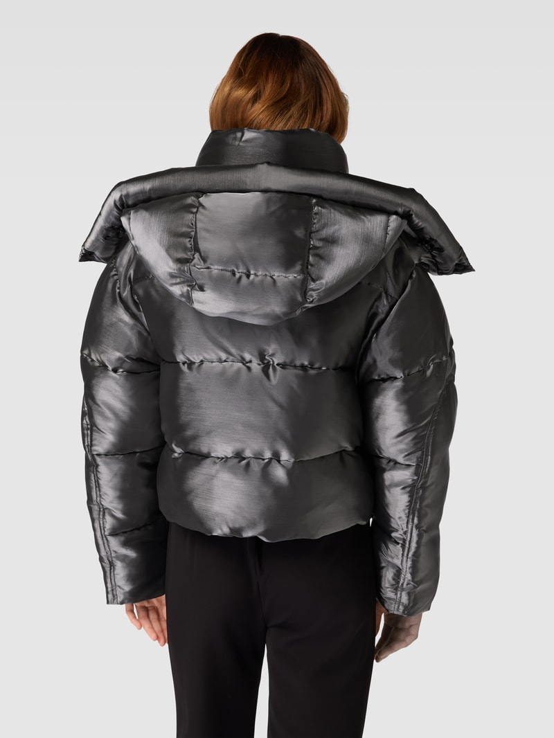 Steppjacke mit Label-Detail Modell 'LIQUID METAL' in silber