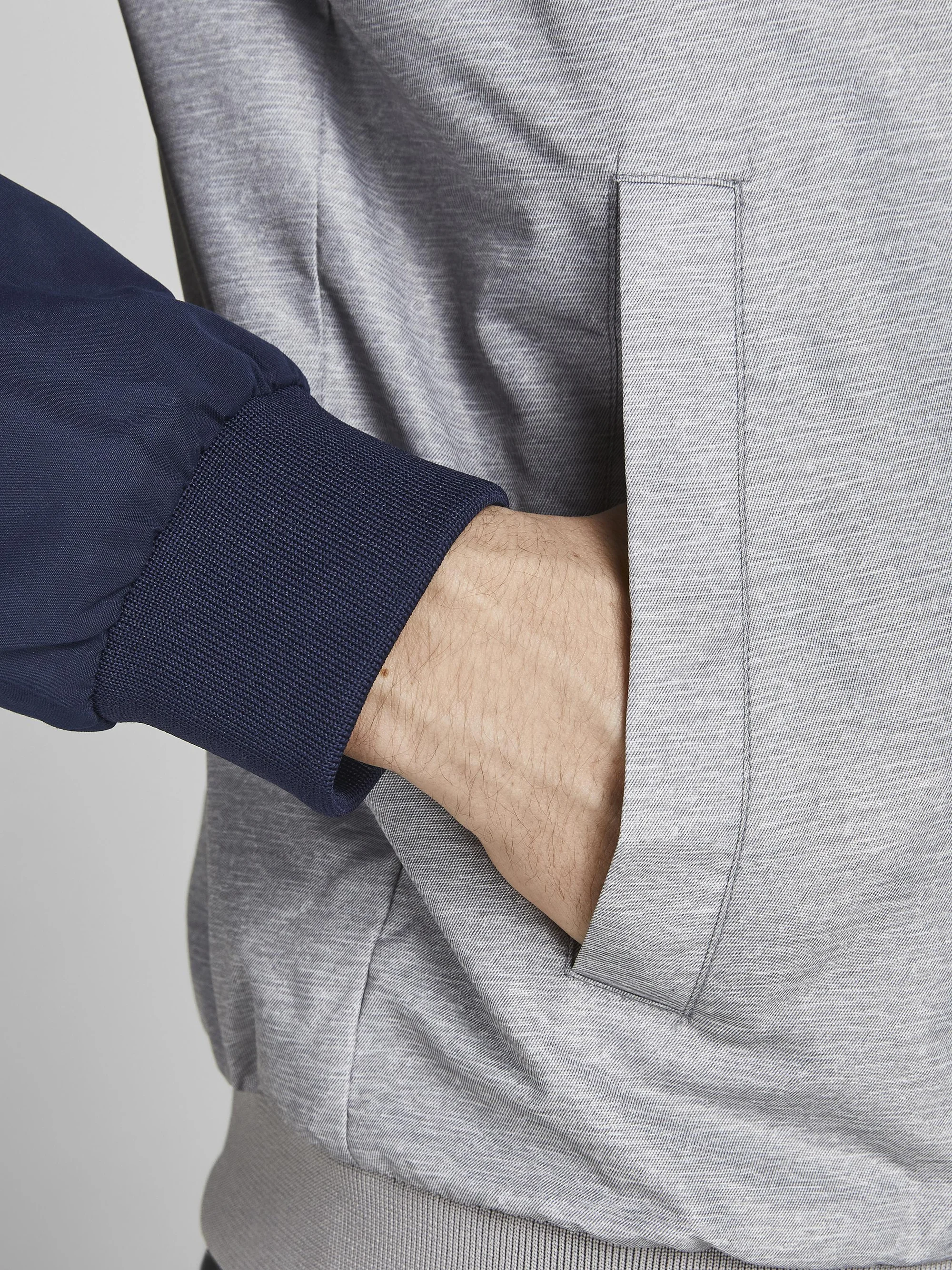 Jack & Jones JJERUSH BLOCKING HOOD - Chaqueta ligera