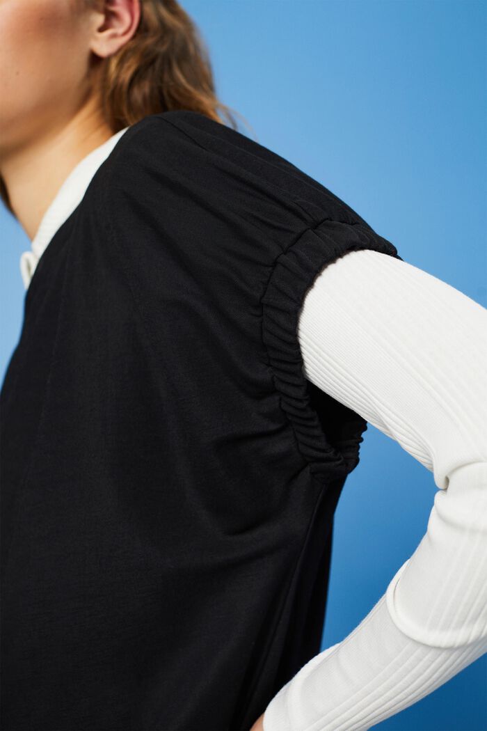 T-Shirt mit elastischen Details am Ärmel