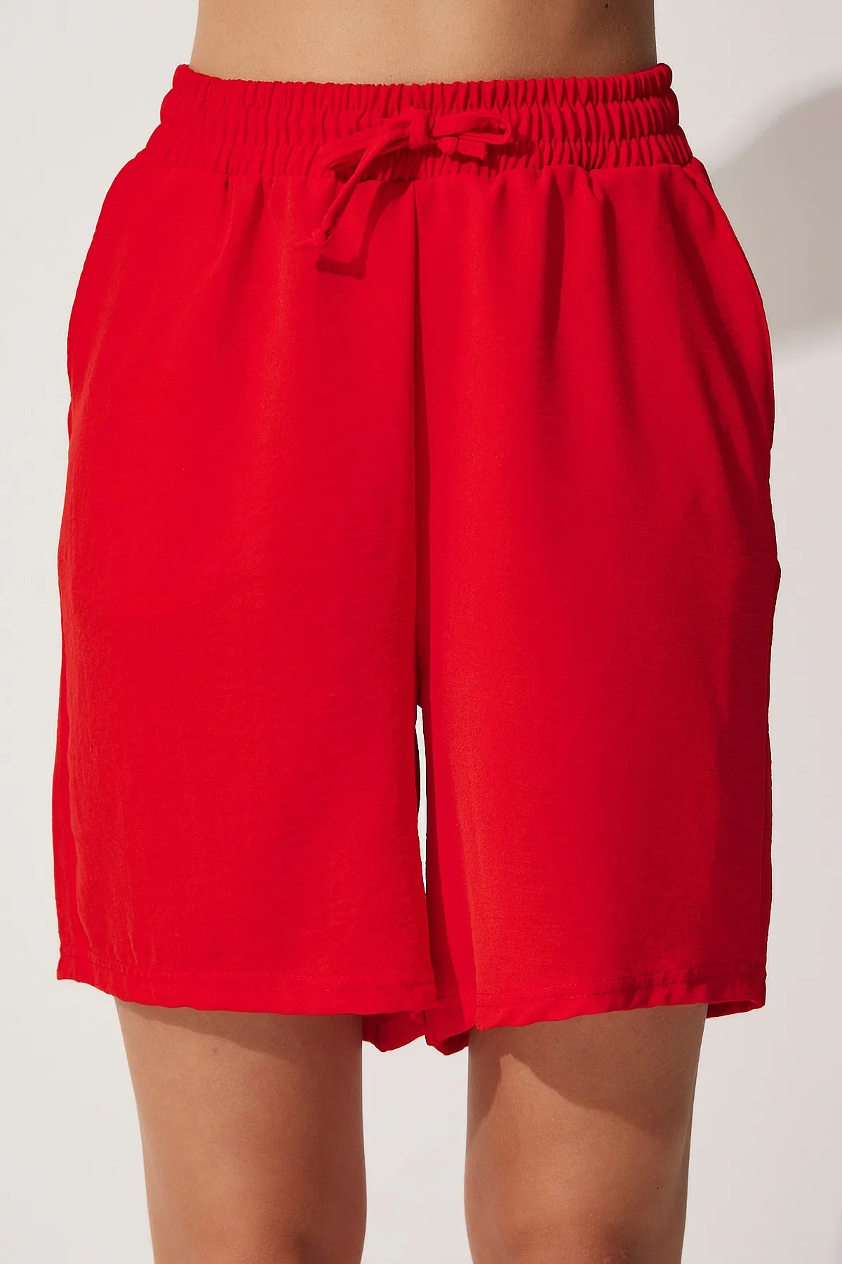 Happiness İstanbul  Fließendes Ayrobin-Kimono-Shorts-Set für Damen in leuchtendem Rot DZ00053