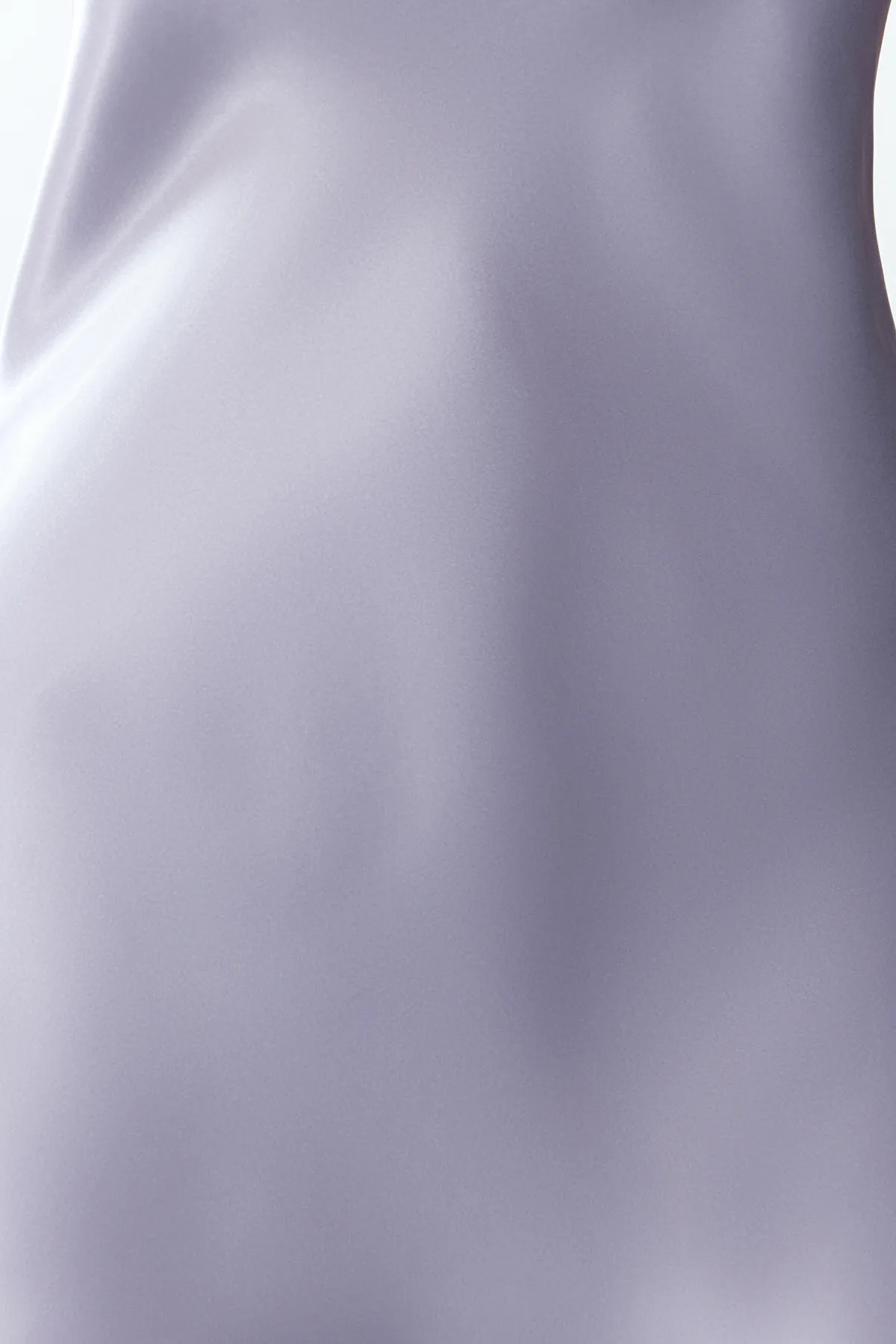 Trendyol Collection  Graues Nachthemd aus gewebtem Satin mit Spitzendetails auf der Rückseite und Seilriemen THMSS24GC00016