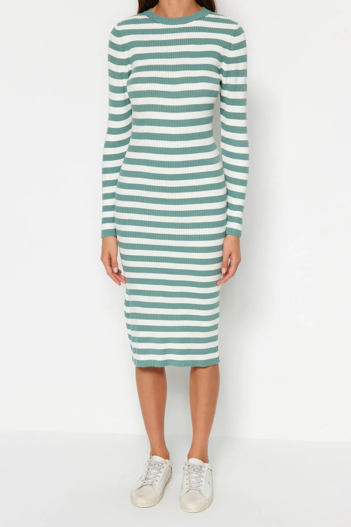 Trendyol Collection  Mintgrünes Midi-Strickkleid mit Streifenmuster TWOAW23EL00018