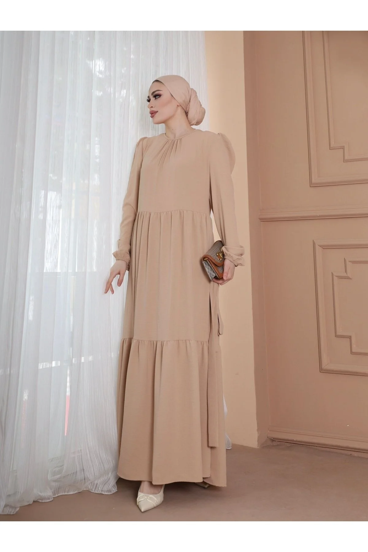 VOLT CLOTHİNG  Ayrobin Kleid mit Gürtel und Rüschendetail am Kragen