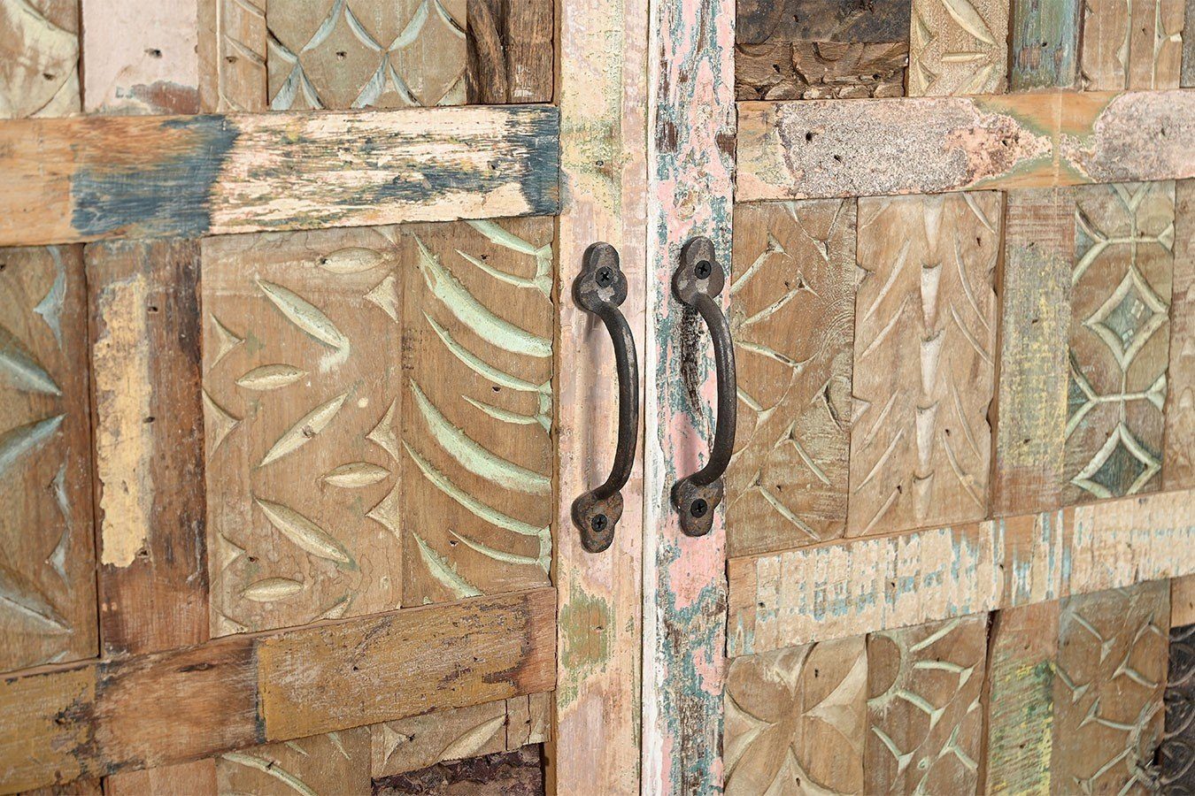daslagerhaus living Bauernschrank Kommode Vintage bunt