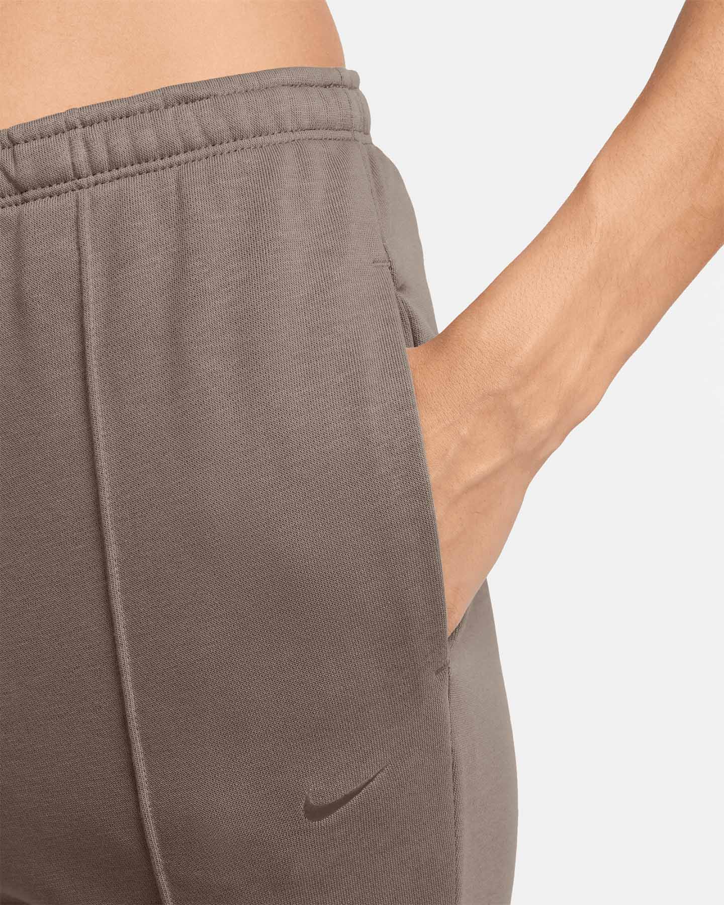 Nohavice Nike Cuffs Chill W FN2434-233