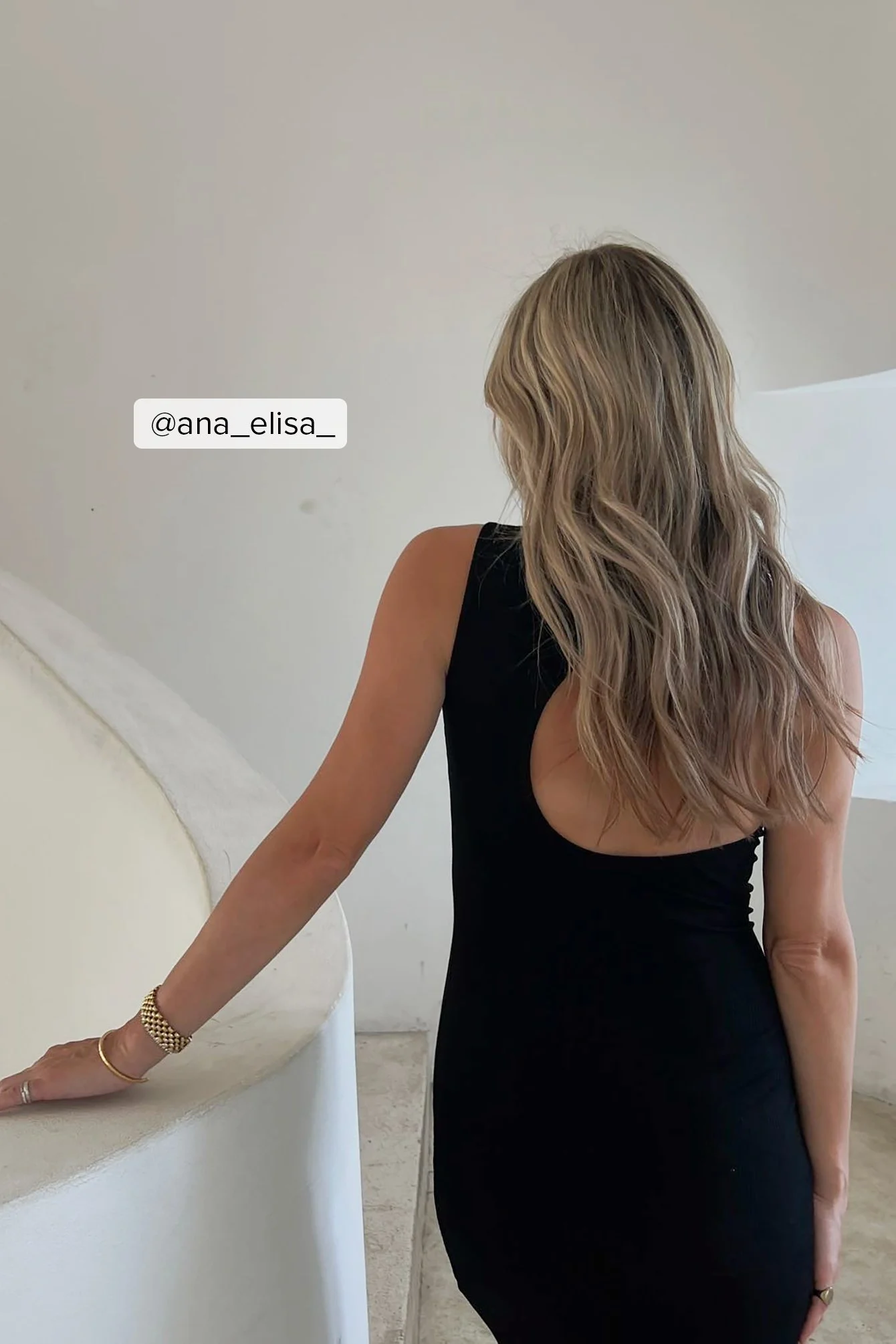 Maxikleid mit asymmetrischem Rücken