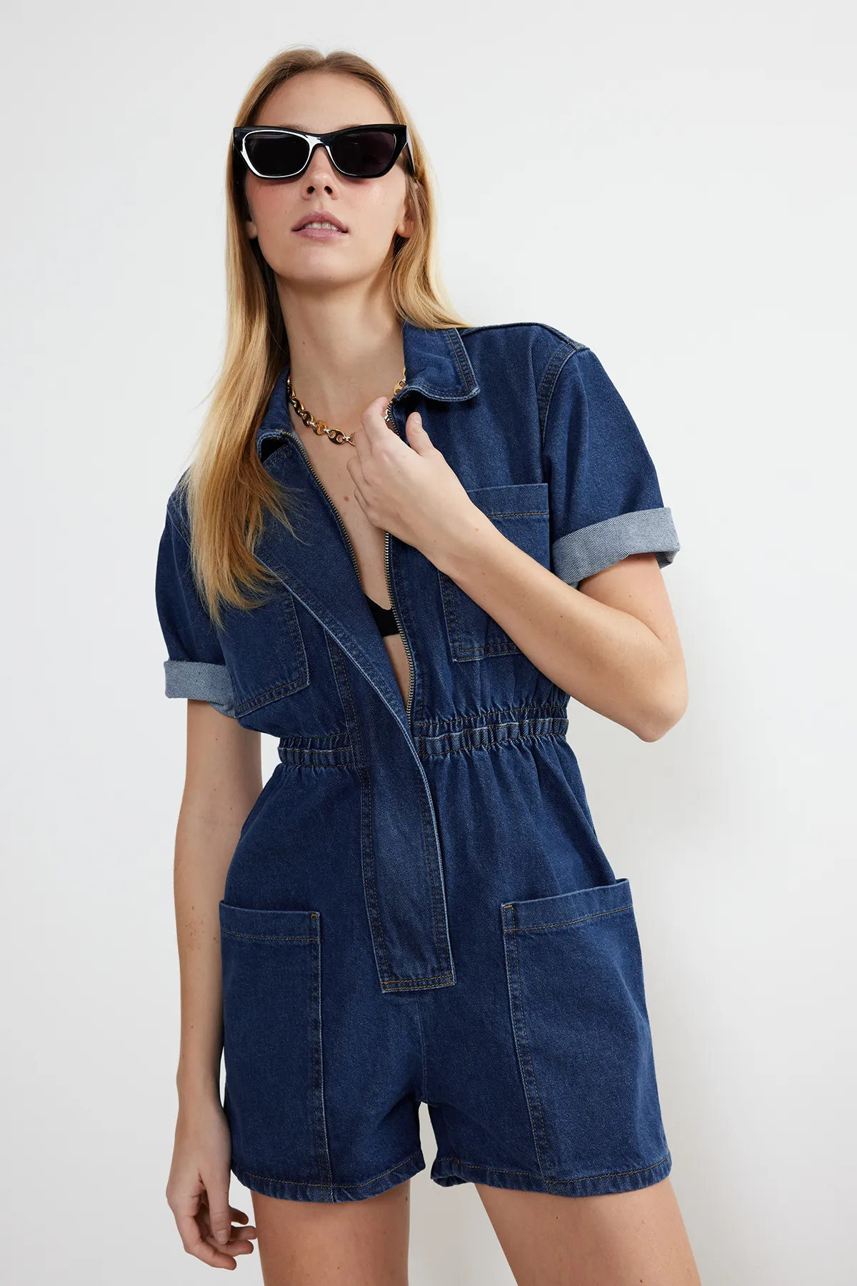 Trendyol Collection  Dunkelblauer Denim-Shorts-Overall mit elastischem Bund TWOSS24TU00017
