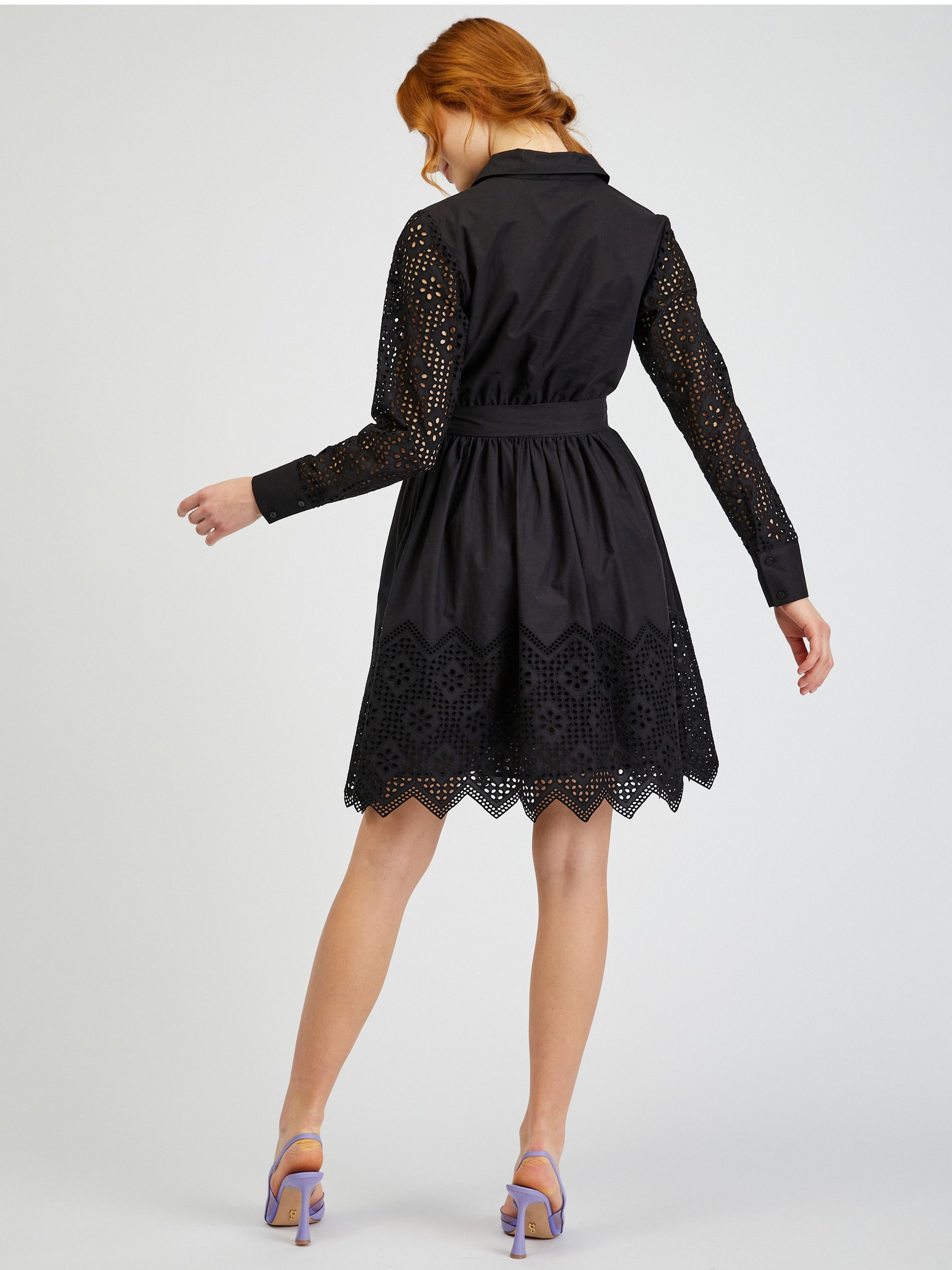 Schwarzes gelochtes Damenhemdkleid mit Krawatte ORSAY