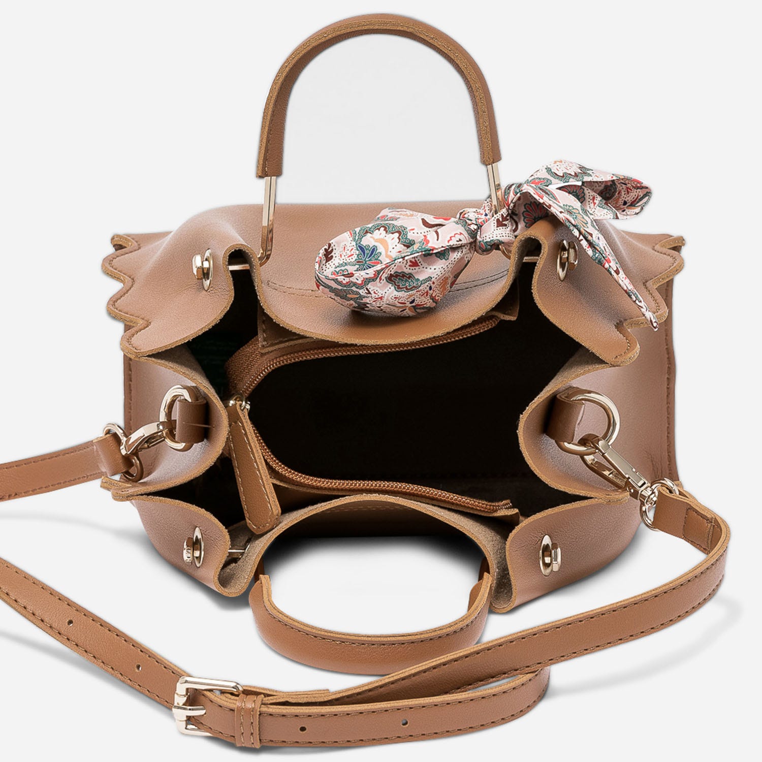 Sac à main camel avec foulard rose