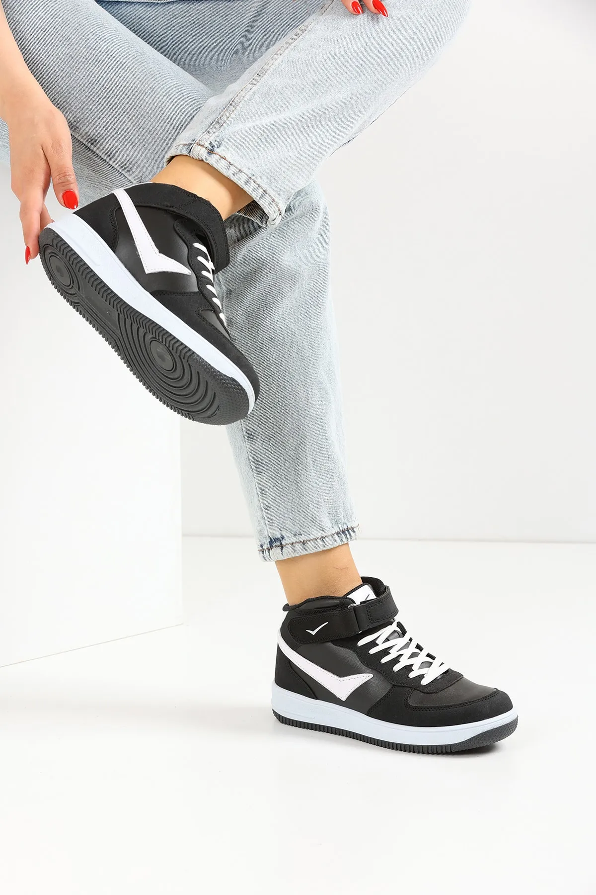 en7  Schwarz-weiße Unisex-Sportschuhe 2185