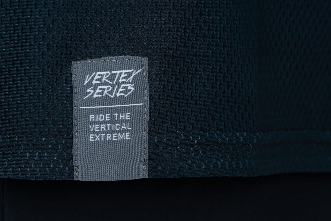 Cube Vertex x Actionteam - MTB Langarmtrikot kaufen | Bike-Discount