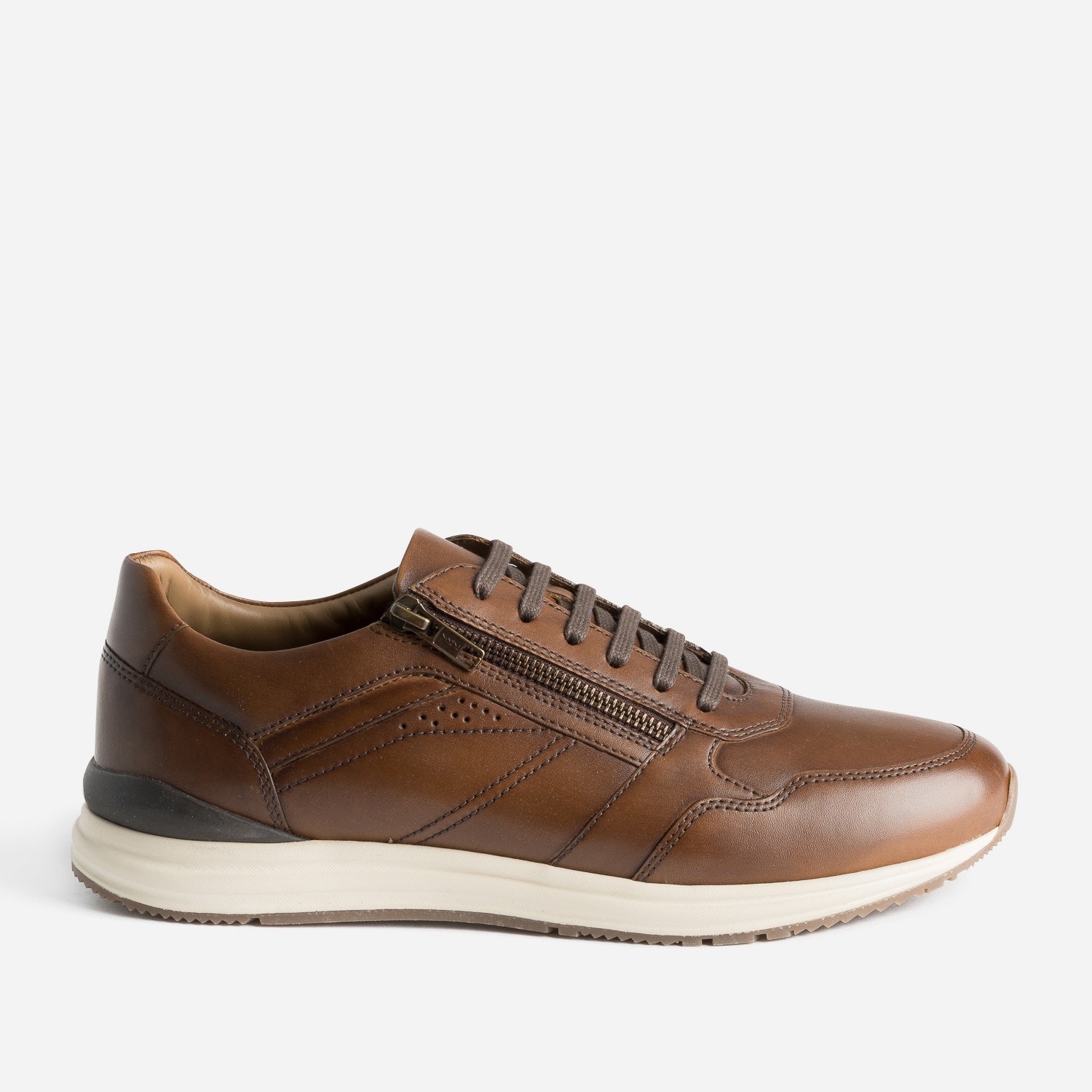 Tennis marron foncé en cuir