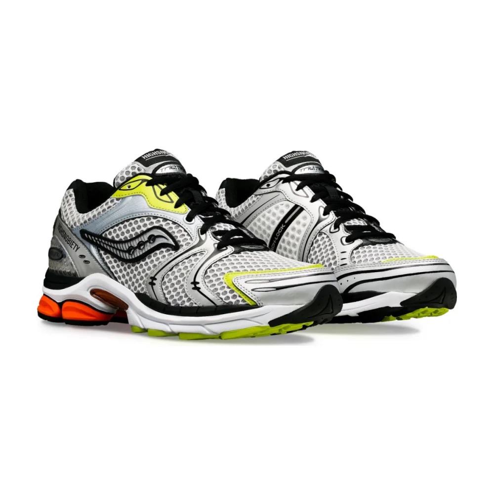 Saucony x Highsnobiety Pro Grid Triumph 4 S70821-2 / grau