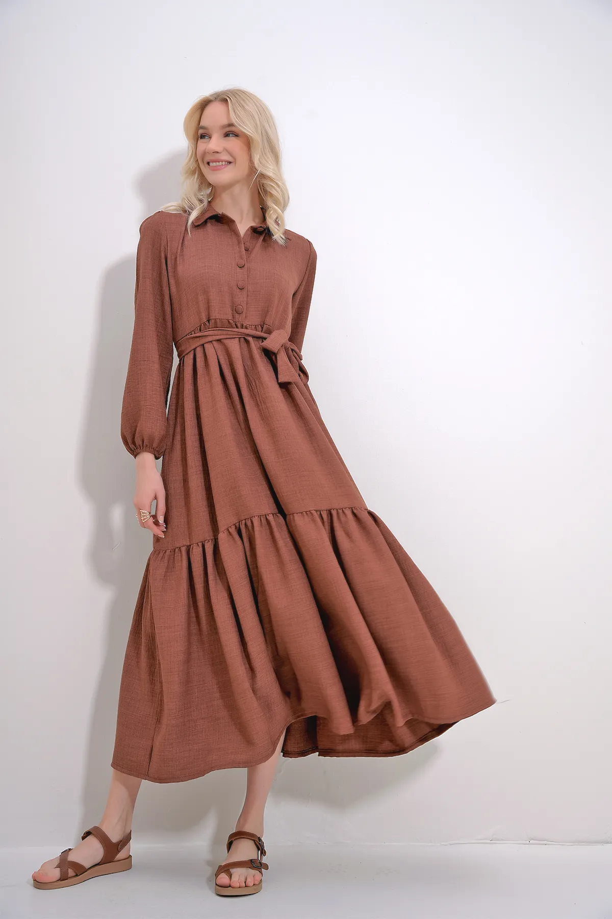 Trend Alaçatı Stili  Kleid - Braun - Midi