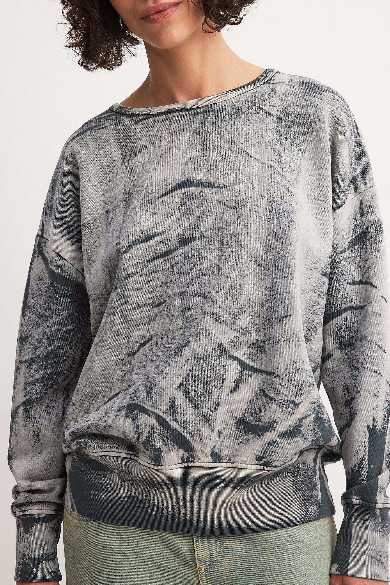Sweatshirt im Acid-Wash-Look