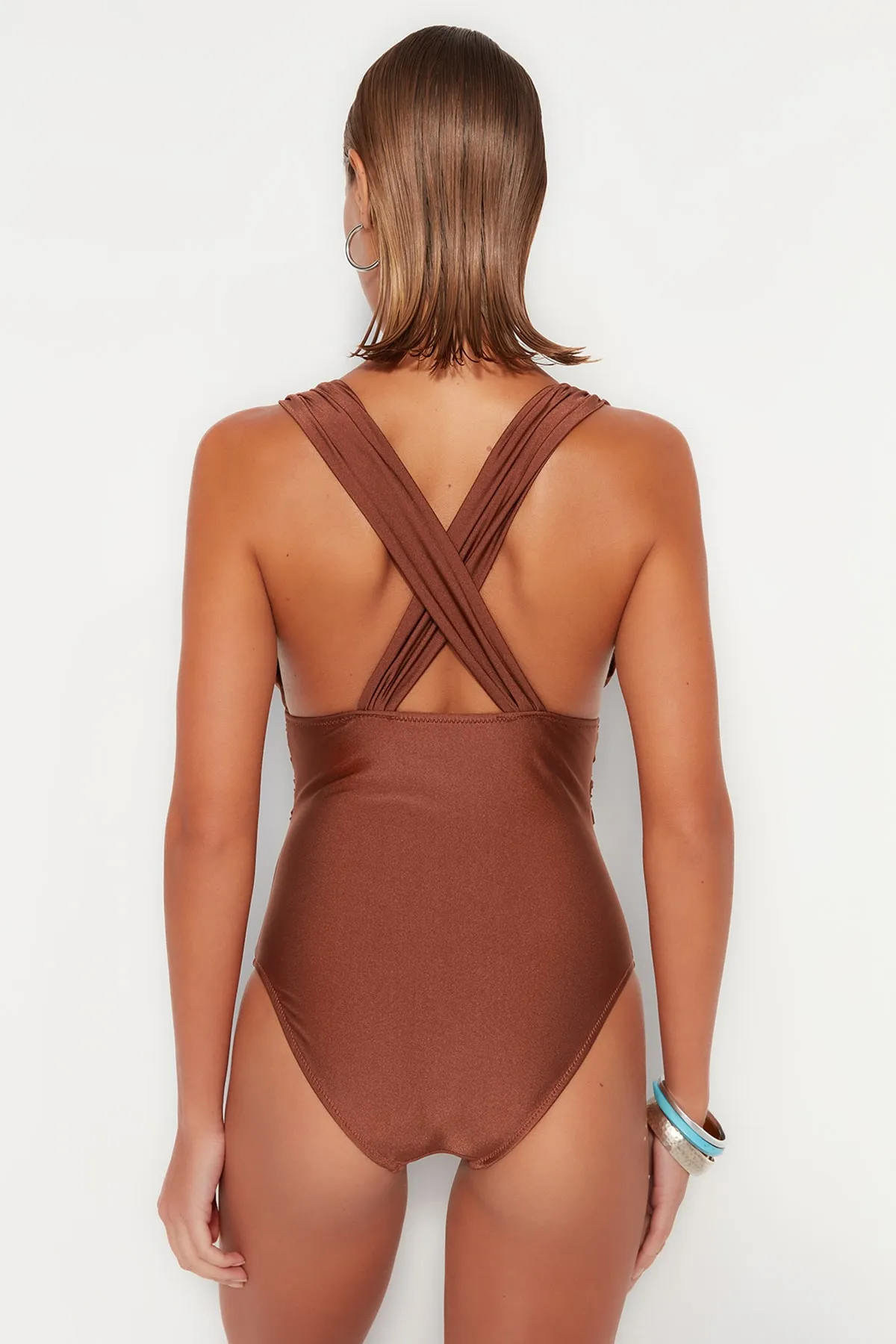 Trendyol Collection  Brauner tief ausgeschnittener, drapierter Badeanzug mit normalem Bein TBESS20MA0294