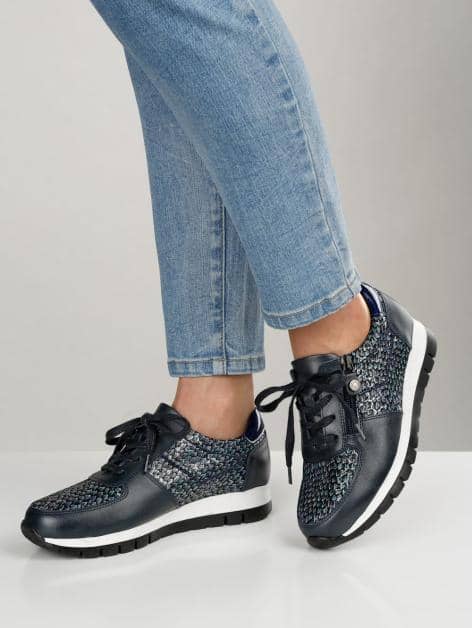 Schnürschuh mit seitlichem Reißverschluss
